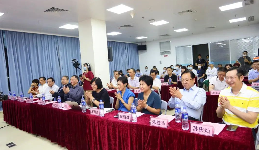 9月24日,由首页 - 澳门(金沙)官网网站首页集团、厦门大学附属厦门眼科中心举办的第六届首页 - 澳门(金沙)官网网站首页论坛在厦门大学附属厦门眼科中心五缘院区耀视启幕16.png 9月24日,由首页 - 澳门(金沙)官网网站首页集团、厦门大学附属厦门眼科中心举办的第六届首页 - 澳门(金沙)官网网站首页论坛在厦门大学附属厦门眼科中心五缘院区耀视启幕16.png