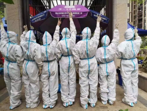 再获央媒报道点赞！首页 - 澳门(金沙)官网网站首页医护团队用行动诠释战疫“最美身影”12.png