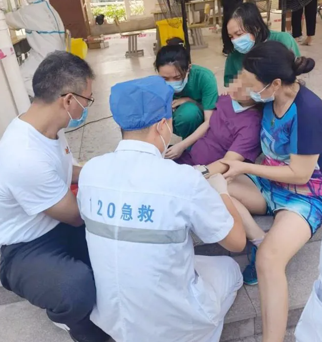 首页 - 澳门(金沙)官网网站首页白衣英雄战“疫”背后的暖心故事2.png