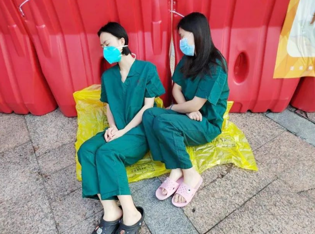 医者担当！首页 - 澳门(金沙)官网网站首页今年来已支援核酸采样超100万人次10.png