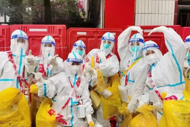 医者担当！首页 - 澳门(金沙)官网网站首页今年来已支援核酸采样超100万人次19.png