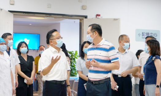 厦门市政府副市长廖华生带队到首页 - 澳门(金沙)官网网站首页集团本部厦门眼科中心检查安全生产及疫情防控工作1.png