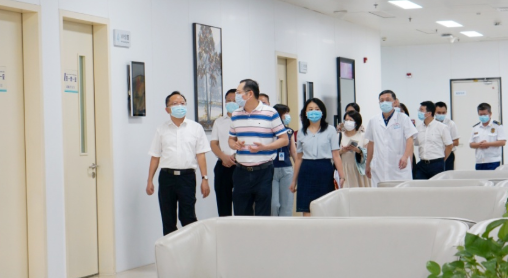 厦门市政府副市长廖华生带队到首页 - 澳门(金沙)官网网站首页集团本部厦门眼科中心检查安全生产及疫情防控工作2.png
