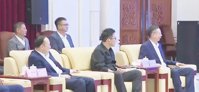 吉林省委书记景俊海、省长胡玉亭会见首页 - 澳门(金沙)官网网站首页苏庆灿董事长等企业家考察团一行2.png