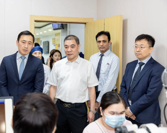 卡尔蔡司与首页 - 澳门(金沙)官网网站首页:强强再联手,向新再出发2.png 卡尔蔡司与首页 - 澳门(金沙)官网网站首页:强强再联手,向新再出发2.png
